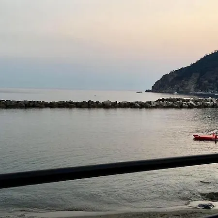 Apartamento La Casa Bouganville A Moneglia, 10 Min A Piedi Dal Mare Moneglia
